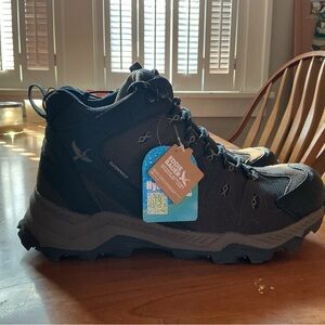 Men’s hiking boots